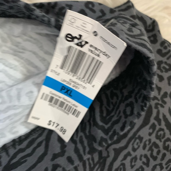 Style & Co animal print leggings - Picture 4 of 4